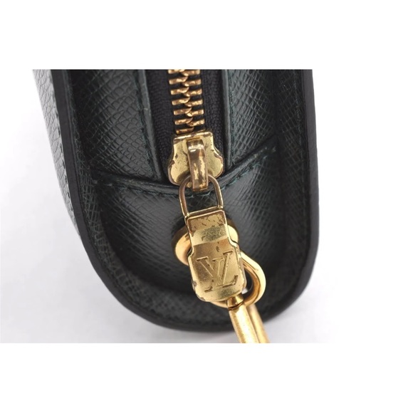 Authentic Louis Vuitton Taiga Baikal Clutch Bag Green - Picture 7 of 16